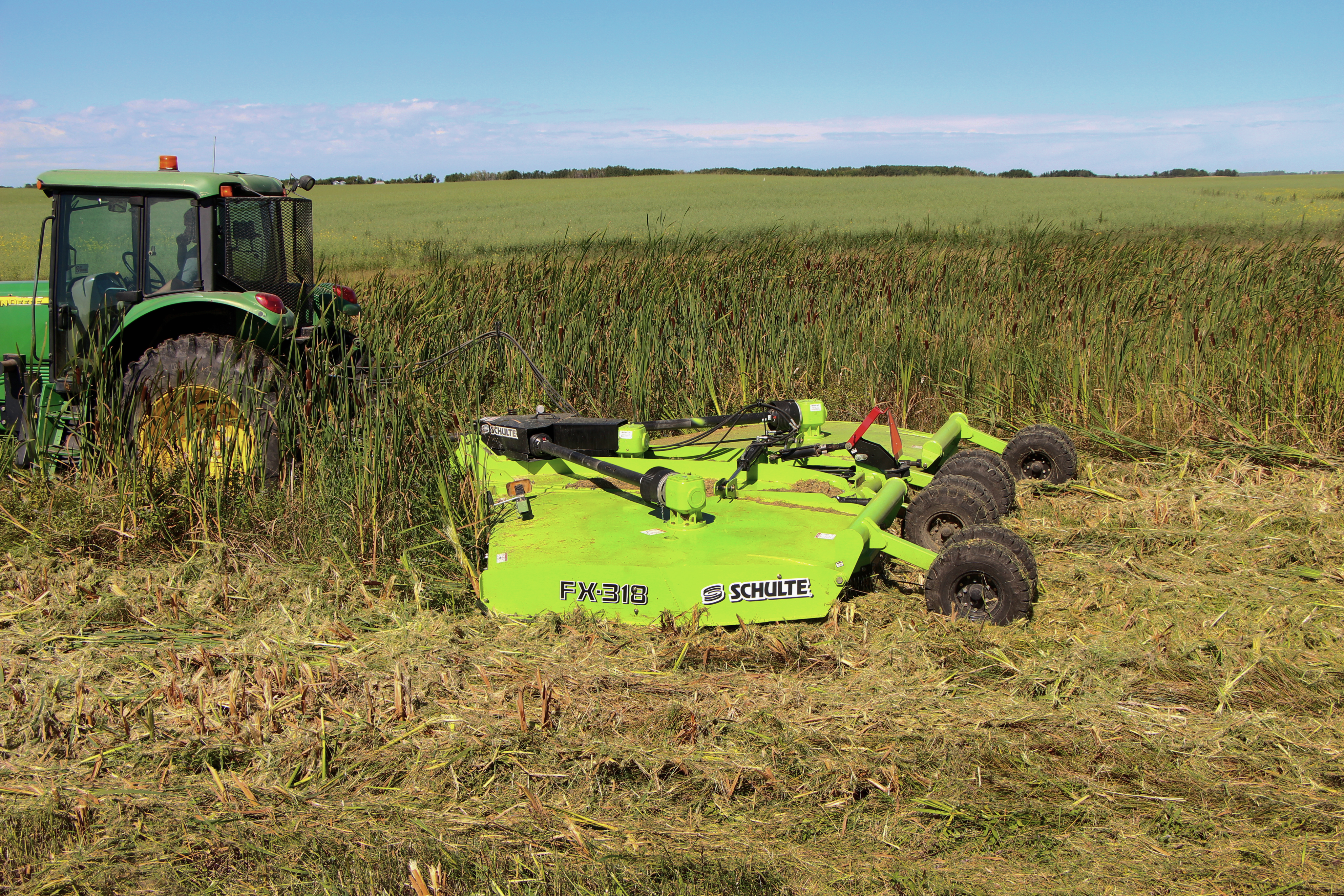Schulte Sichelmulcher FX 318 im Einsatz auf dem Feld